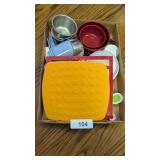 Trivets, Measuring Cups & Measuring Spoons