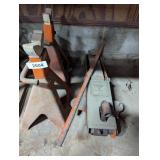 (1) Orange Rolling 3,000 lbs Jack &