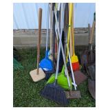 Brooms, Push Broom & Dust Pans
