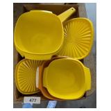 Assorted Tupperware