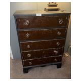 chest of drawers - needs refinished
