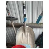 scoop shovel