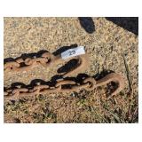 approx. 13ft Chain w/ (2) Hooks