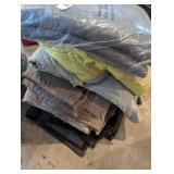 Moving Blankets - (1) is new