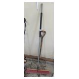 Pitchfork, Wide Push Broom