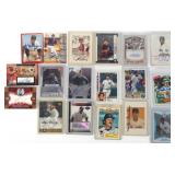 SIGNED COLLECTIBLE BASEBALL CARDS (17)