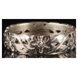 14K WHITE GOLD FLOWERY LADIES RING W/ DIAMONDS
