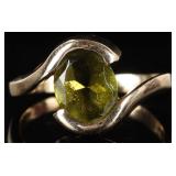 14K YELLOW GOLD MENS RING W/ FOREST-GREEN SPINEL