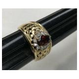 14 kt gold Ring w diamonds and Garnet Stone