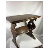 Oak End table w magazine Rack 22T x 24W x 14.5D