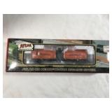 Atlas HO Scale Hooker Chemicals Tank Car