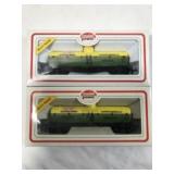 HO Scale DuPont Chemical Tank Cars (2)