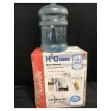 Water dispenser and bottle