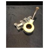 Pipe Holder and Pipe