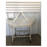 Wicker bassinet