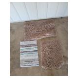Set lot of 3 Bath Rugs