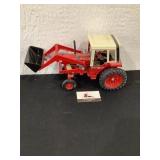 Tractor International 1586 w/loader