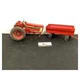 Tractor Farmall 806 and wagon
