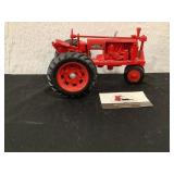 Tractor Farmall f-20