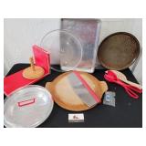 Miscellaneous Pizza Cookware
