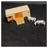 1977 Matchbox # 40 Horse Trailer / horses