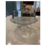 Glass cake plate with lid