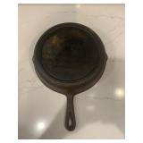 Cast iron skillet