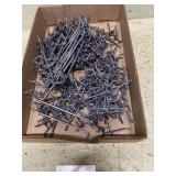 200 pegboard pegs