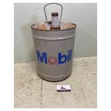 Mobile 5 gallon gas can