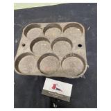 Cast-iron biscuit pan