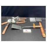 Advertiser utensils