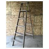 Wood Step Ladder