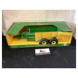 John Deere Spreader
