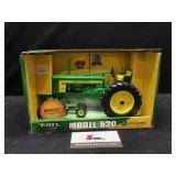 Ertl John Deere 520