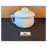 Meakin Ironstone chamber pot