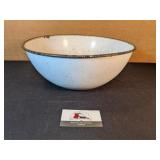 Lg enamelware bowl