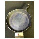 Wagnerware Cast Iron Skillet 11"