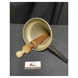 Cone shaped strainer and pestle