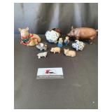 Miscellaneous pig decor