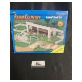 ERTL Farm Country Animal Shed Set