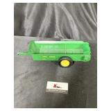 John Deere Manure Spreader 1:16 scale