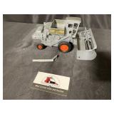 1:32 scale Gleaner Combine