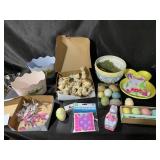 Tote of Easter Decor