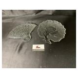 Tote with 8 leaf plates and 12 fan plates