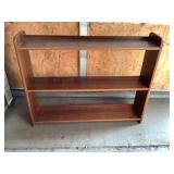 Free standing shelf