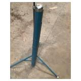 Vintage standing roll up screen