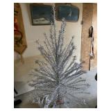 6 foot aluminum Christmas tree