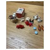 Salt and pepper shaker