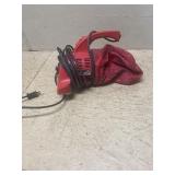 Hand vacuum dirt devil