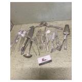 Miscellaneous serving pieces